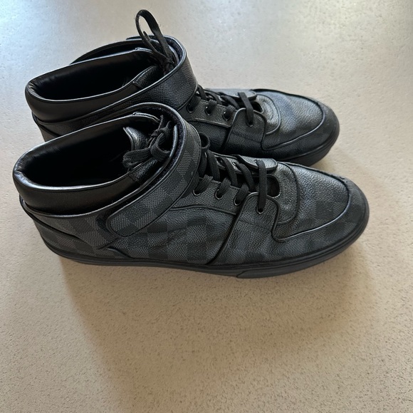 Louis Vuitton Graphic Canvas High Top. Size 10 1/2. - Picture 3 of 16